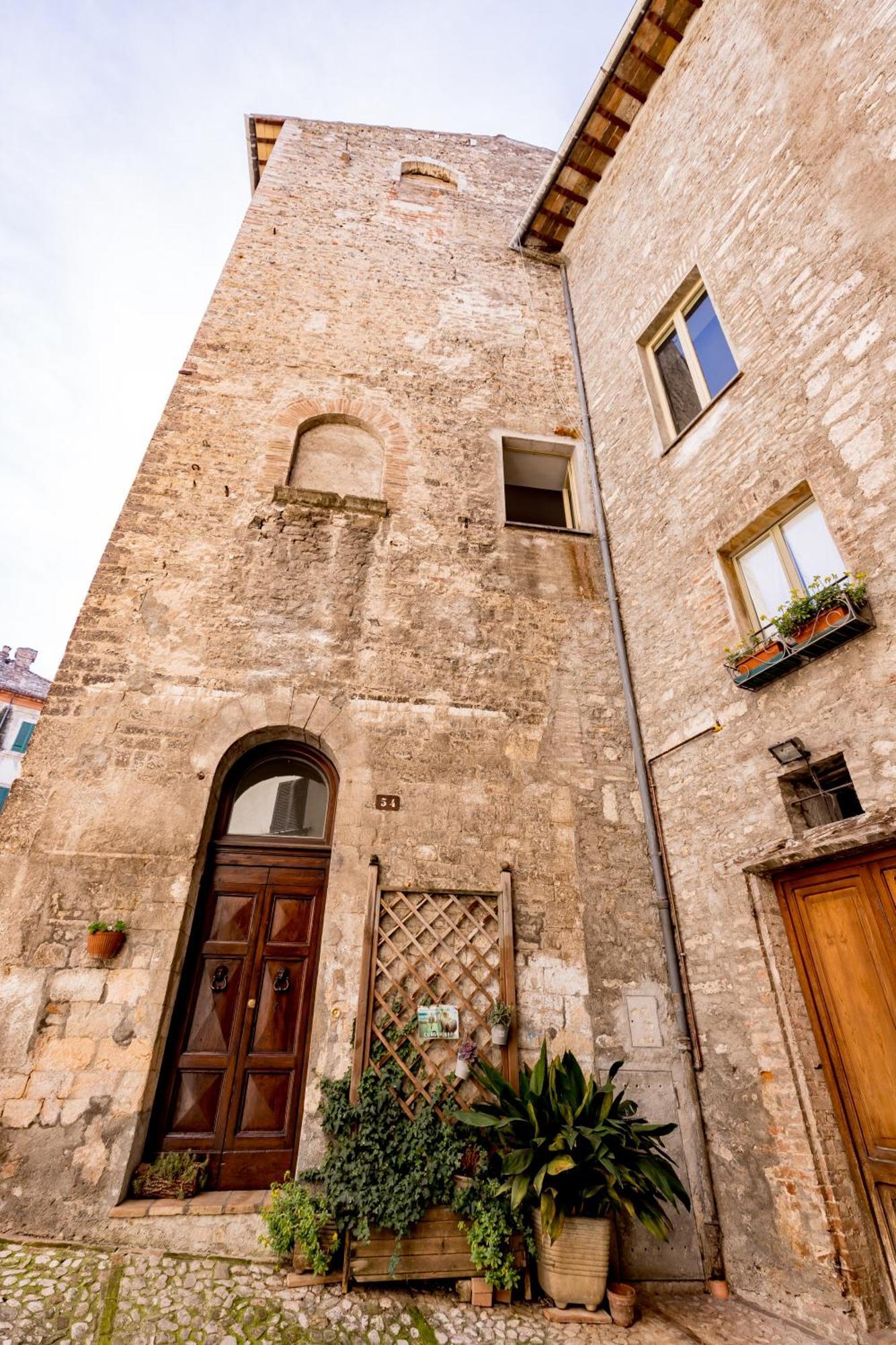 Appartamento In Centro Via Porta Fuga 스폴레토 외부 사진